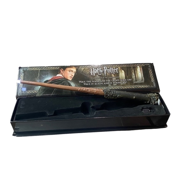 HARRY Potter Illuminating Wand Toys and Props - Picture 8 of 11